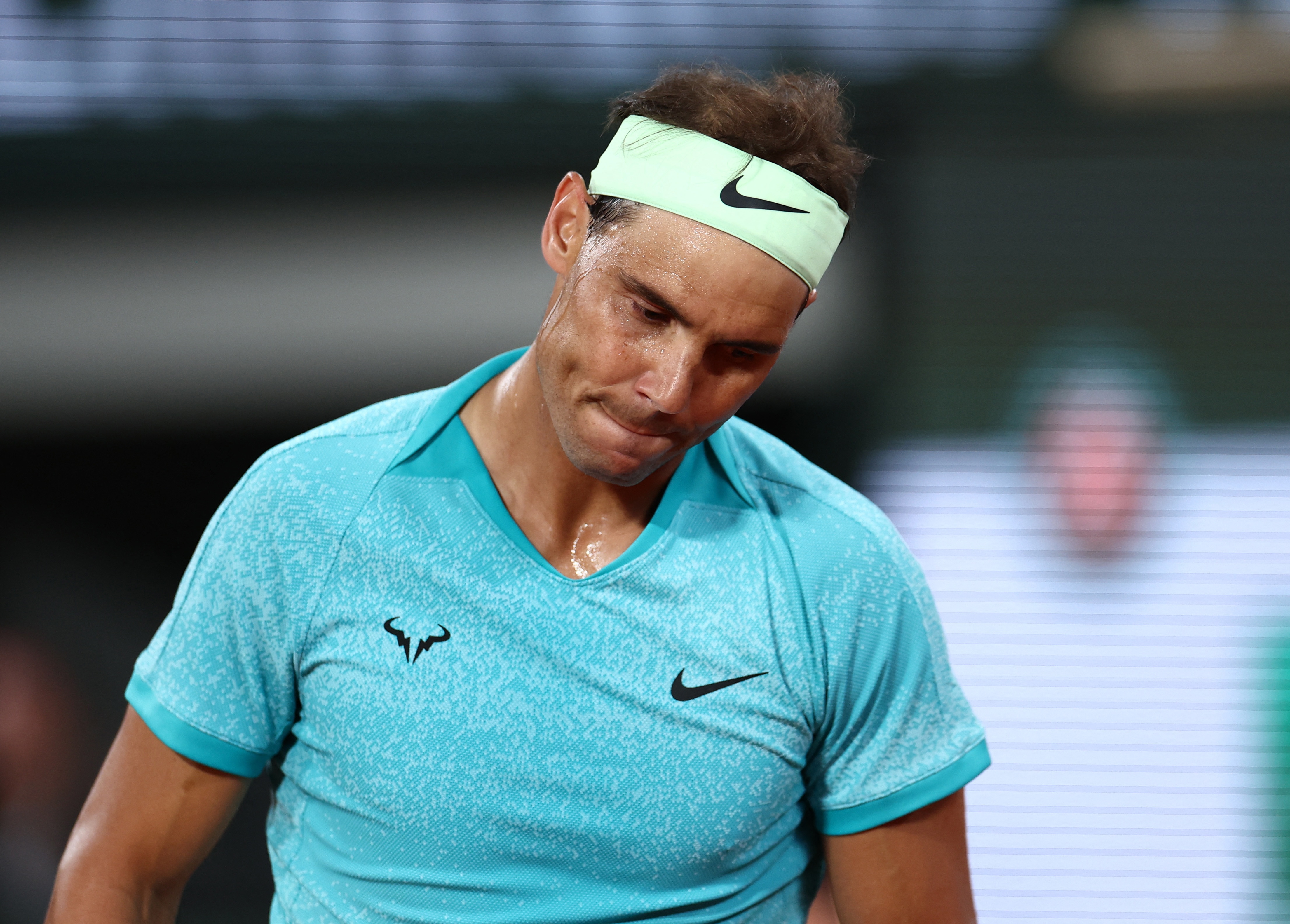 J9- 纳达尔重返赛场，持续失利首场状态出色，篮网观众沸腾！引发球迷热议