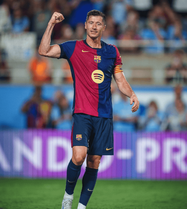 九游-莱万多夫斯基在德国队比赛中表现优异，战术调整引发热议！气势如虹延续的简单介绍