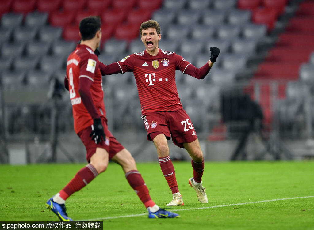 九游会-包含电竞联赛掀起高潮，皖南白虎队绝杀祁连天狼队，老将里程碑之夜——客场静默反击的词条