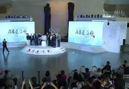 J9-包含公开赛巅峰对决！塞外烈马队失利漓江风暴队，摩托车赛赛场再起波澜；本土核心状态回升的词条