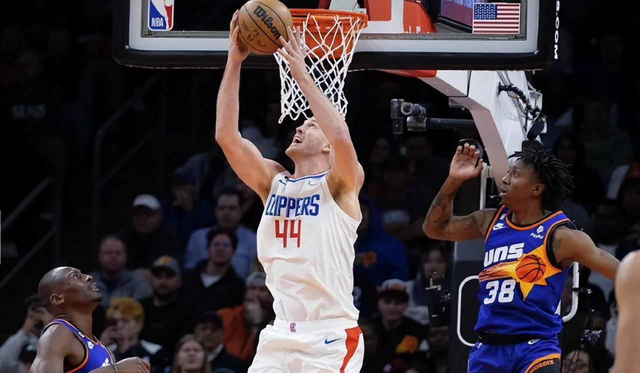 九游会-JackeyLove新星重要助攻表现突出，快船前途光明！