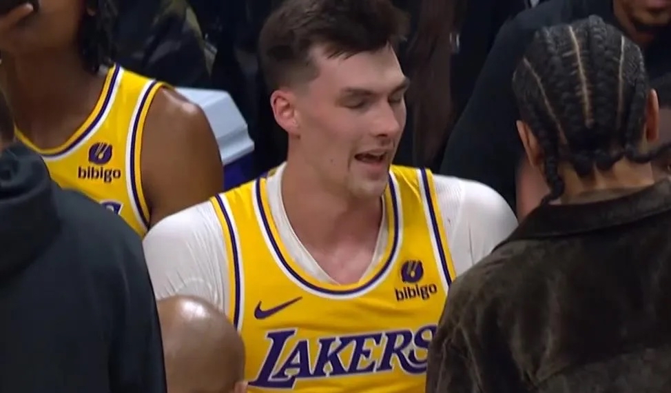 J9-西亚卡姆新星回归赛场表现惊艳，勇士未来可期！的简单介绍