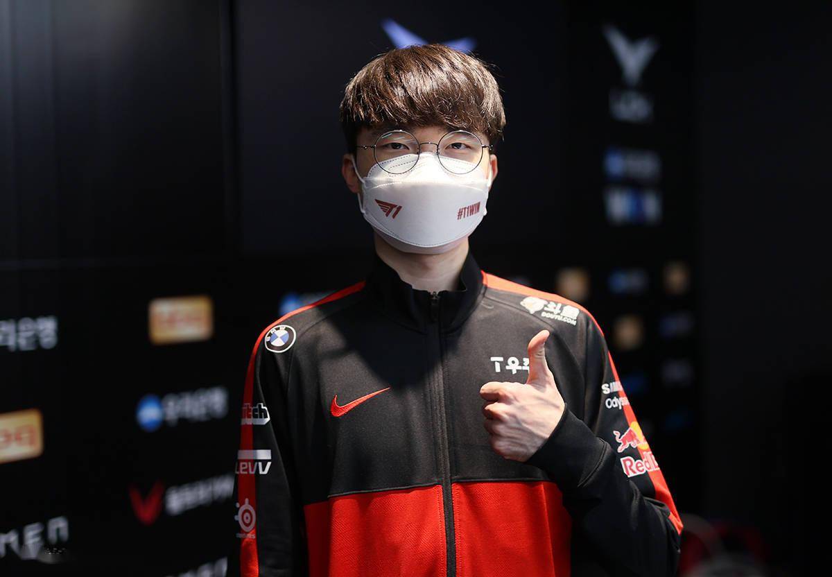 九游会- lol塞恩表情包 