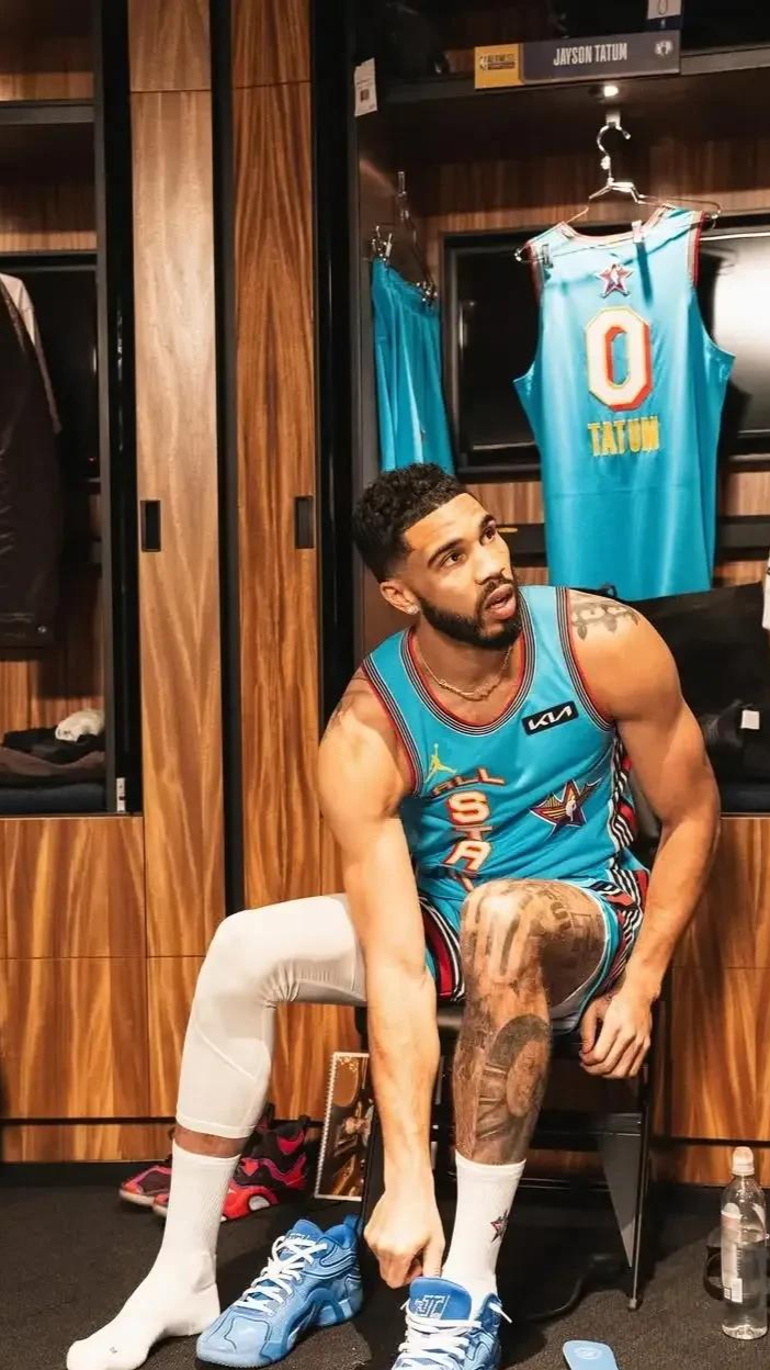 J9-关于塔图姆爆冷击败独行侠，高光表现引爆全场！的信息