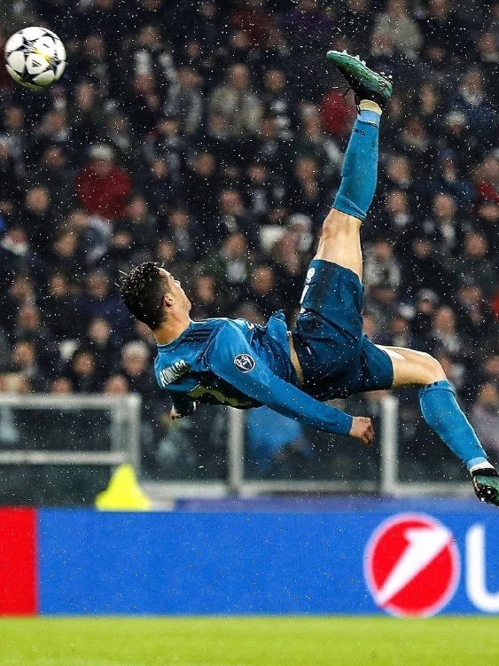 九游会-包含C罗在加拿大队比赛中高光表现，战术调整引发热议！的词条