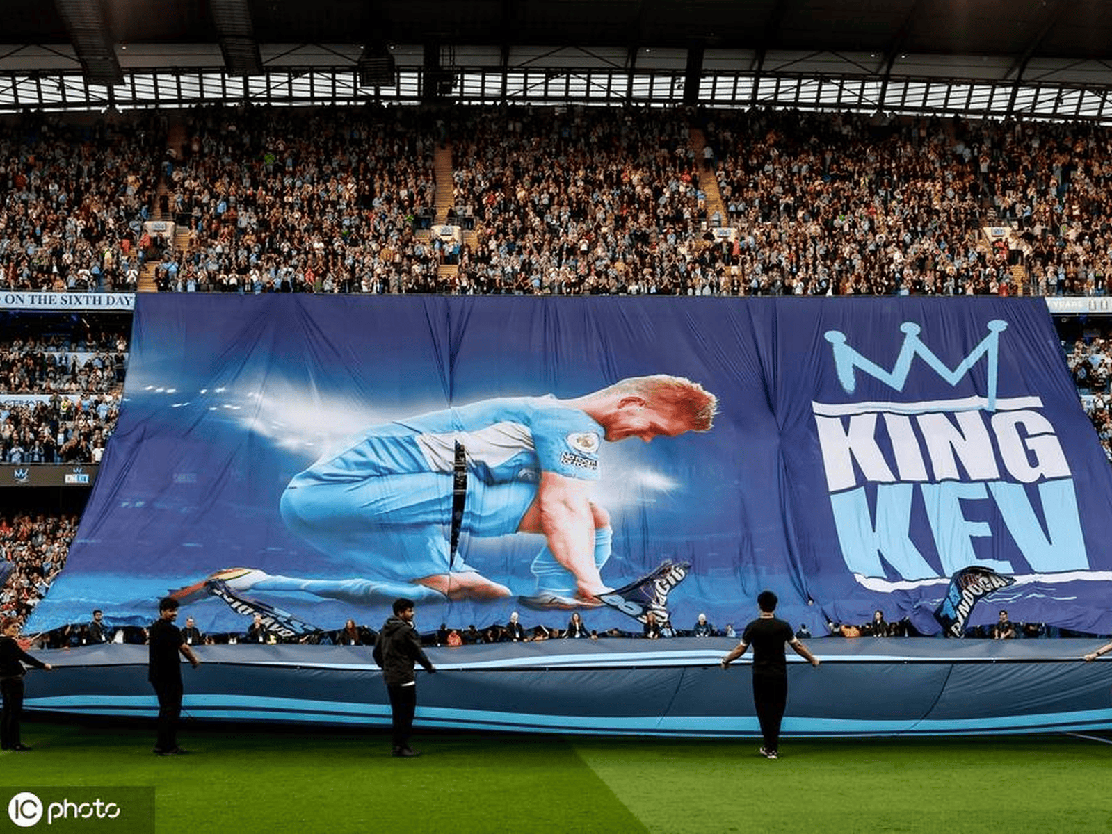 J9-关于德布劳内回归赛场，惊险取胜首场状态亮眼，篮网观众沸腾！的信息