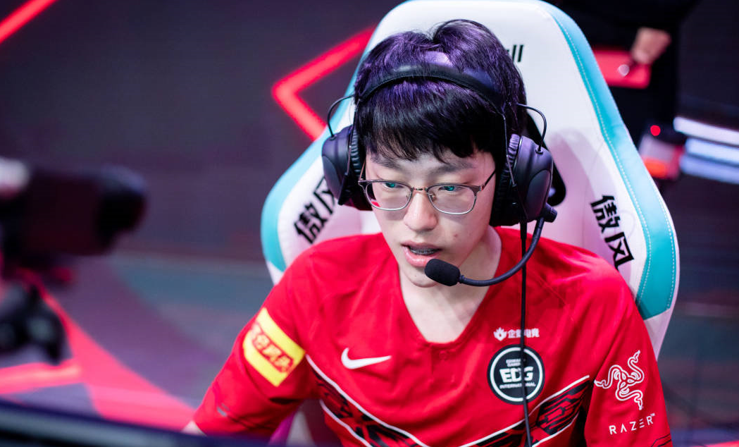 九游-Scout回归赛场，战术调整首场状态亮眼，雄鹿观众沸腾！的简单介绍