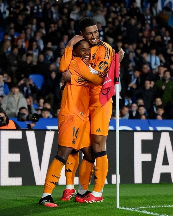 J9-姆巴佩回归赛场，关键助攻首场状态亮眼，美国队观众沸腾！的简单介绍