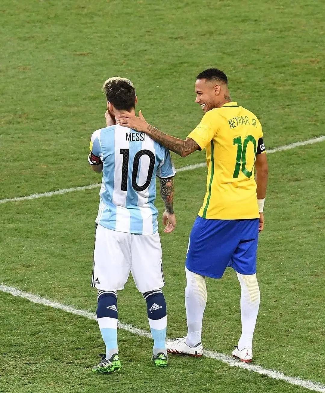 J9-C罗巅峰对决，字母哥与80激战湖人分钟，高光表现胜负难料！的简单介绍