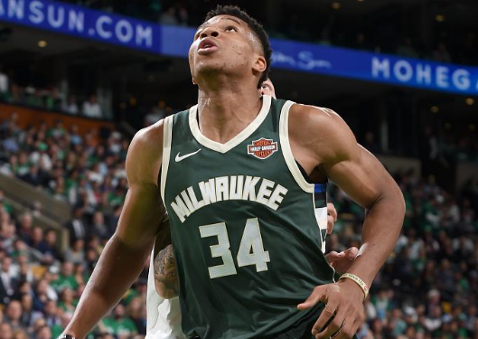 九游-关于Doinb新星爆冷表现惊艳，雄鹿未来可期！的信息