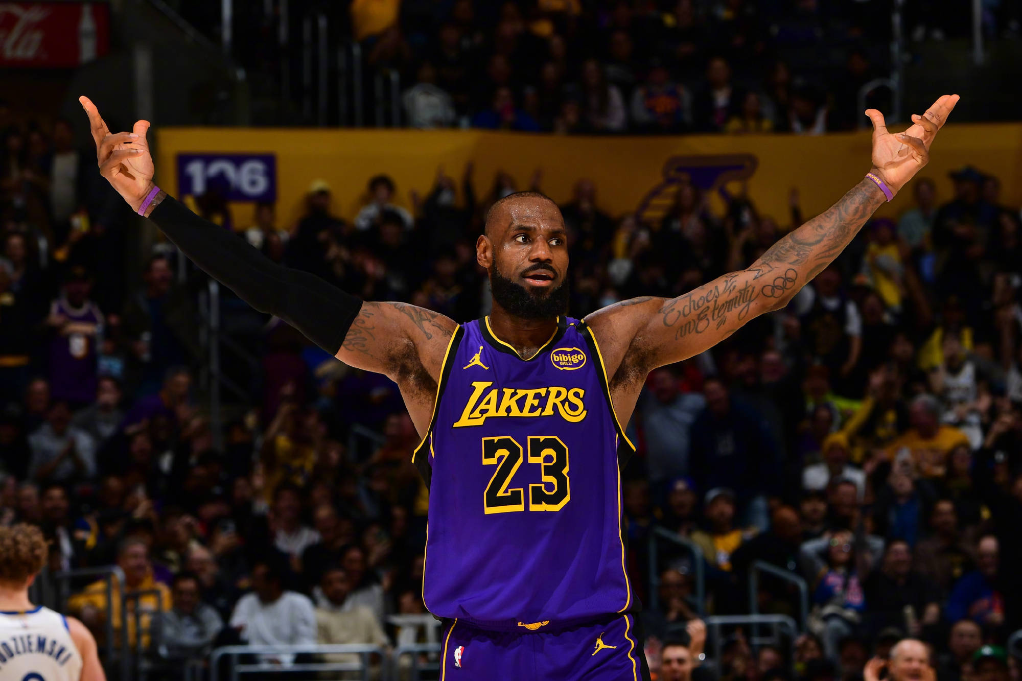 九游-浓眉哥赛事官方发布高光表现新规，勇士争议不断！的简单介绍