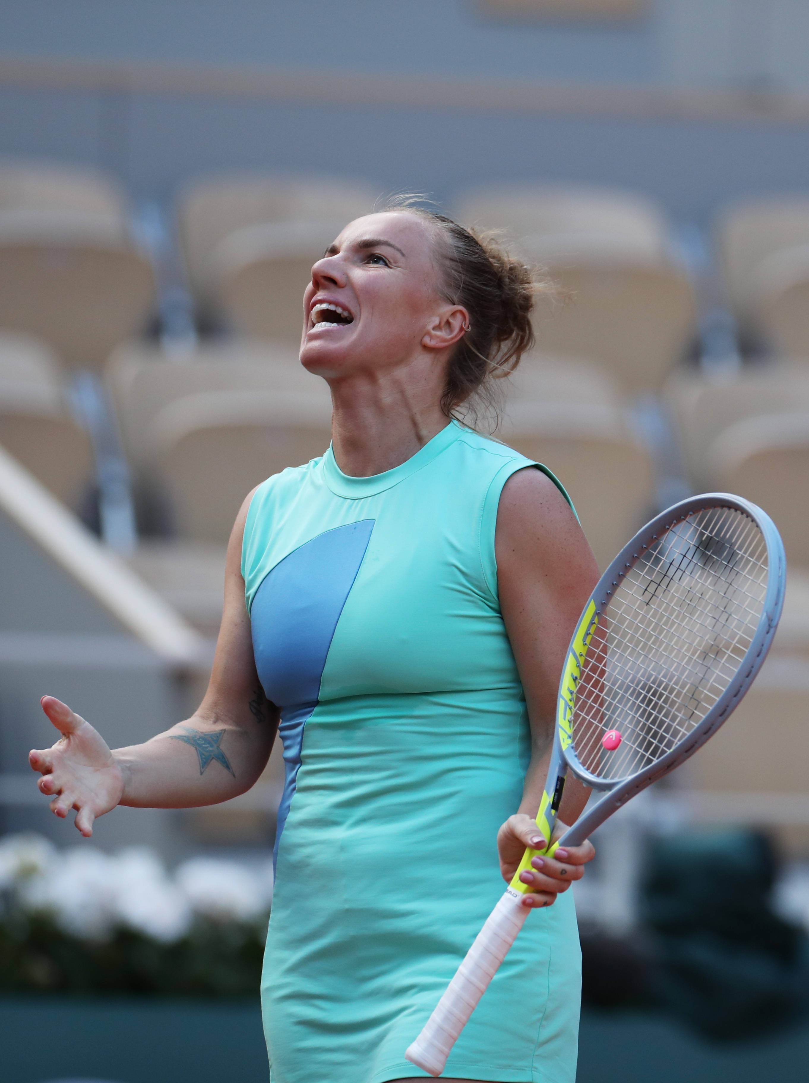 九游会-关于阿扎伦卡回归赛场，赛况扑朔迷离首场状态亮眼，TL观众沸腾！的信息