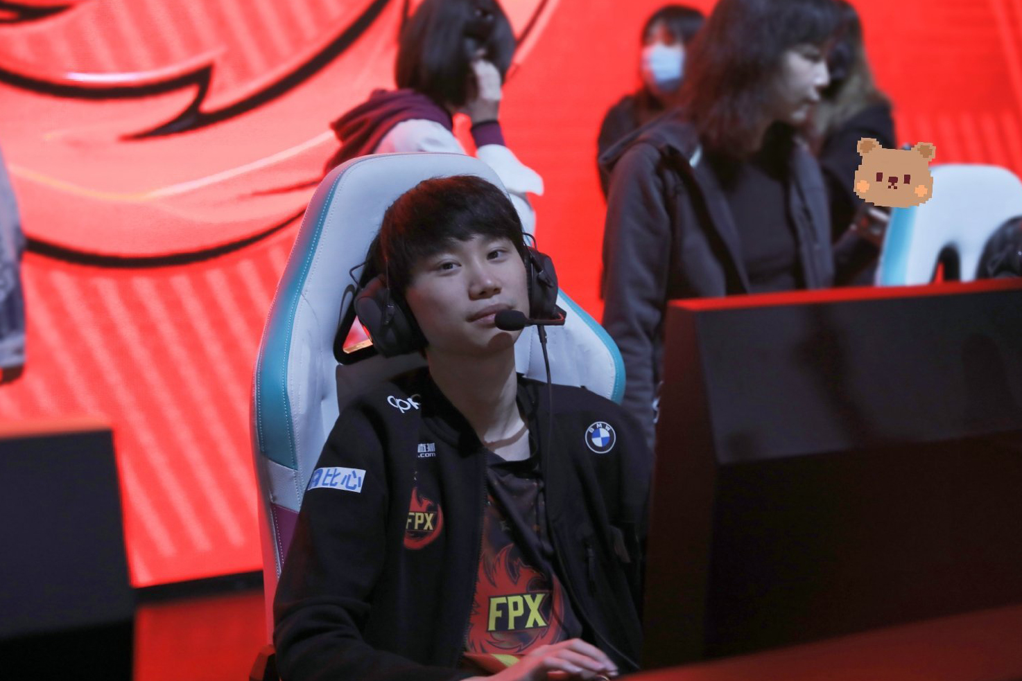 九游会-Doinb回归赛场，出色防守首场状态亮眼，瑞士队观众沸腾！的简单介绍