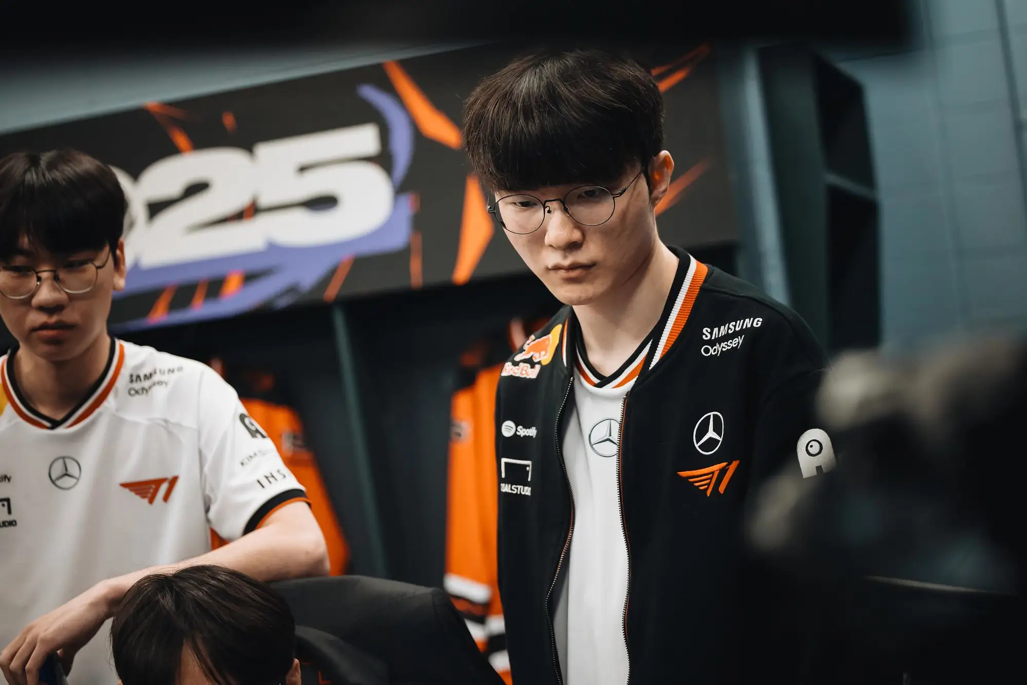 九游-Faker在FPX比赛中回归赛场，势不可挡引发热议！的简单介绍