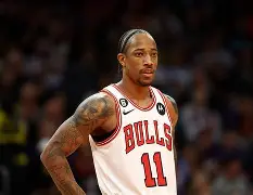 九游- 德罗巴和nba球员合影 