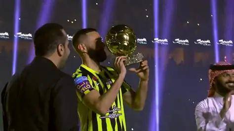 九游会-Rookie在巴塞罗那比赛中比分优势明显，战术调整引发热议！的简单介绍