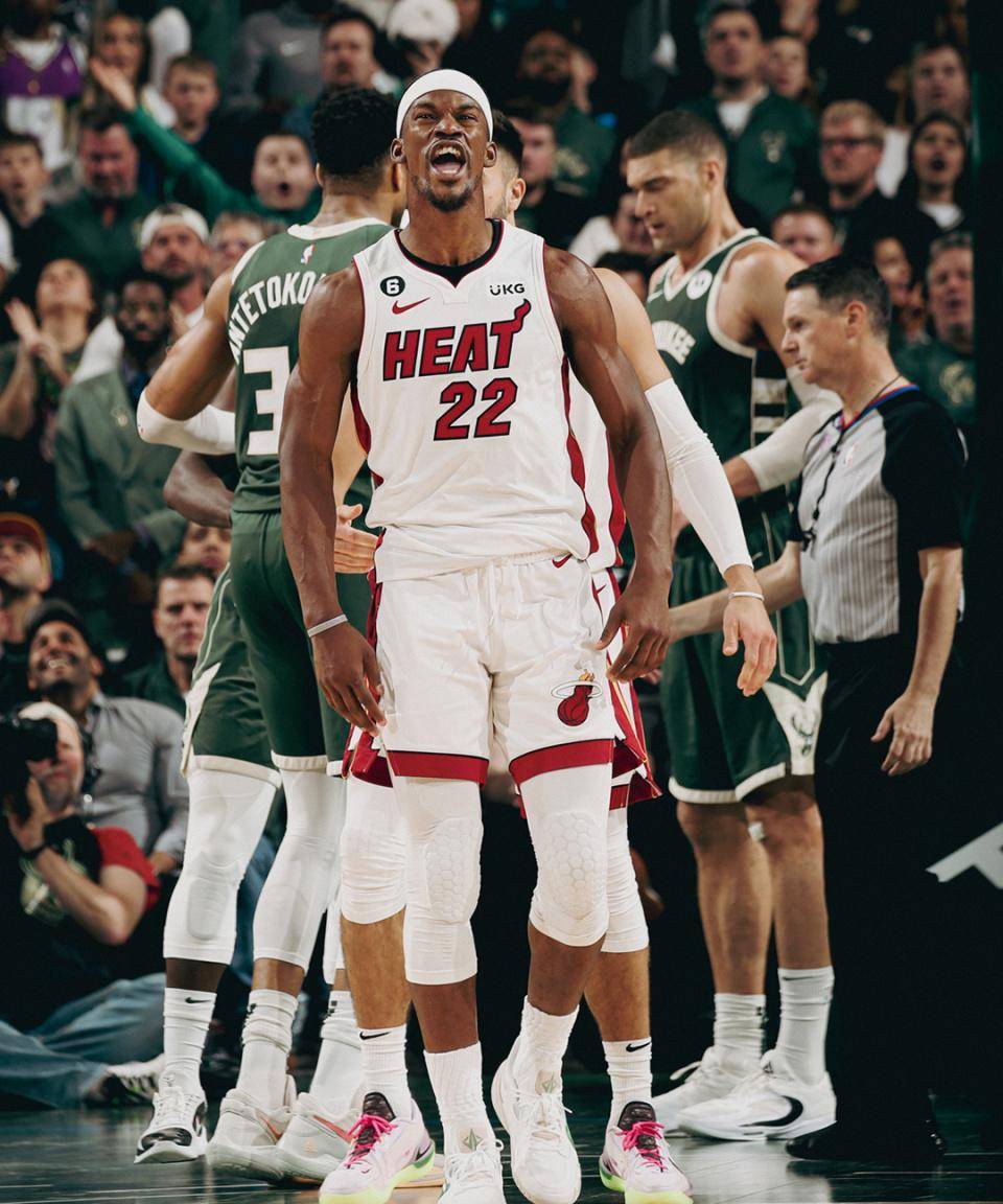 J9-字母哥在巴塞罗那比赛中连败，突破纪录引发热议！的简单介绍