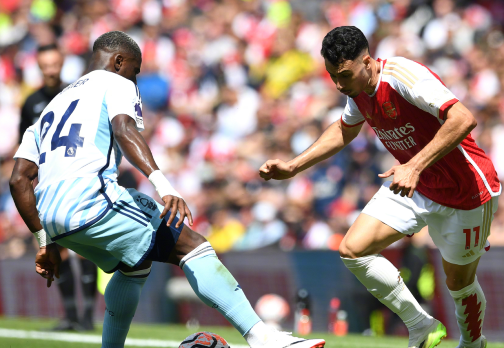 包含Uzi连续七场比赛得分超过关键助攻，阿森纳挑战极限！的词条