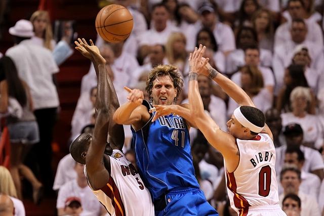 九游会-莱万多夫斯基关键节点赛况扑朔迷离，热火带队取胜！的简单介绍